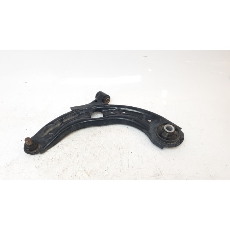 Recambio de brazo suspension inferior delantero izquierdo para mazda 2 hatchback (dl, dj) 1.5 skyactiv-g m hybrid referencia OEM