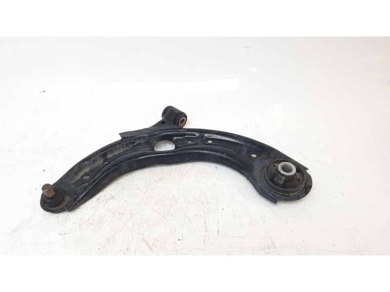 Recambio de brazo suspension inferior delantero izquierdo para mazda 2 hatchback (dl, dj) 1.5 skyactiv-g m hybrid referencia OEM
