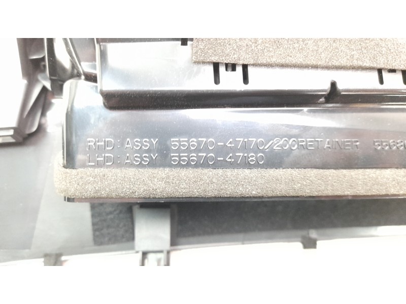 Recambio de aireador central para toyota prius+ advance referencia OEM IAM 5567047170  