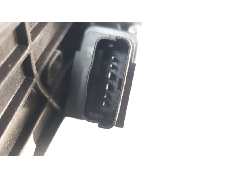 Recambio de elevalunas trasero izquierdo para peugeot 3008 allure pack referencia OEM IAM 9810488580  