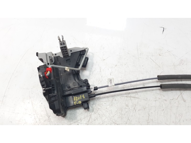 Recambio de cerradura puerta trasera derecha para hyundai kona pure referencia OEM IAM 81420J9000  
