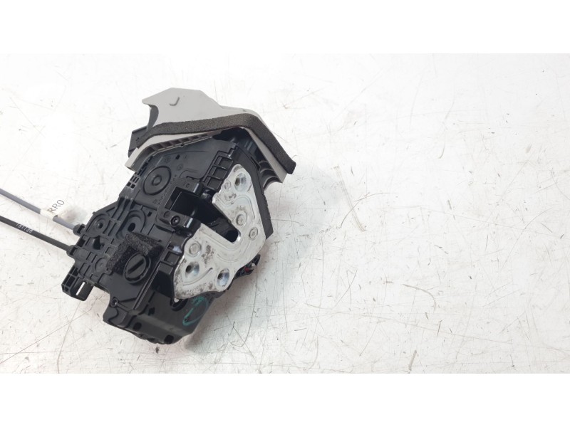 Recambio de cerradura puerta trasera derecha para hyundai kona pure referencia OEM IAM 81420J9000  