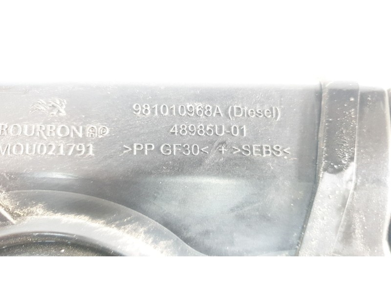 Recambio de tapa exterior combustible para peugeot 3008 allure pack referencia OEM IAM 981014668A  