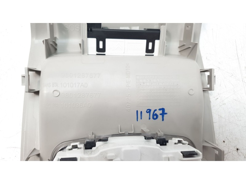 Recambio de luz interior para citroën c4 cactus origins referencia OEM IAM 9801287577 9801287577 