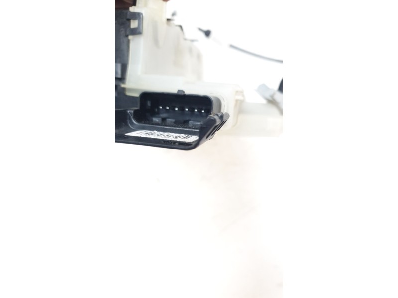 Recambio de cerradura puerta trasera derecha para peugeot 3008 allure pack referencia OEM IAM 9823729080  