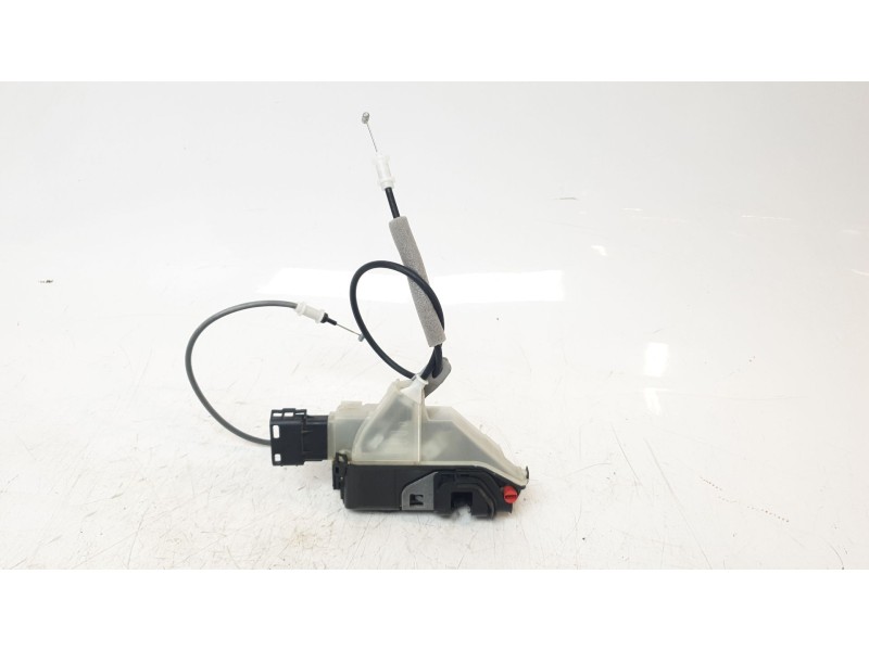 Recambio de cerradura puerta trasera derecha para peugeot 3008 allure pack referencia OEM IAM 9823729080  