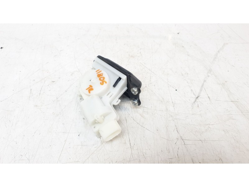 Recambio de cerradura maletero / porton para lexus ux (za10) 250h referencia OEM IAM 6935076040  