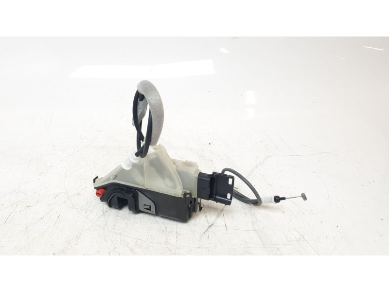 Recambio de cerradura puerta trasera izquierda para peugeot 3008 allure pack referencia OEM IAM 9823729180  