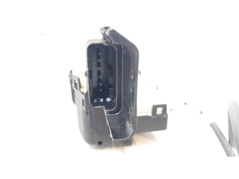 Recambio de cerradura puerta trasera izquierda para peugeot 3008 allure pack referencia OEM IAM 9823729180  