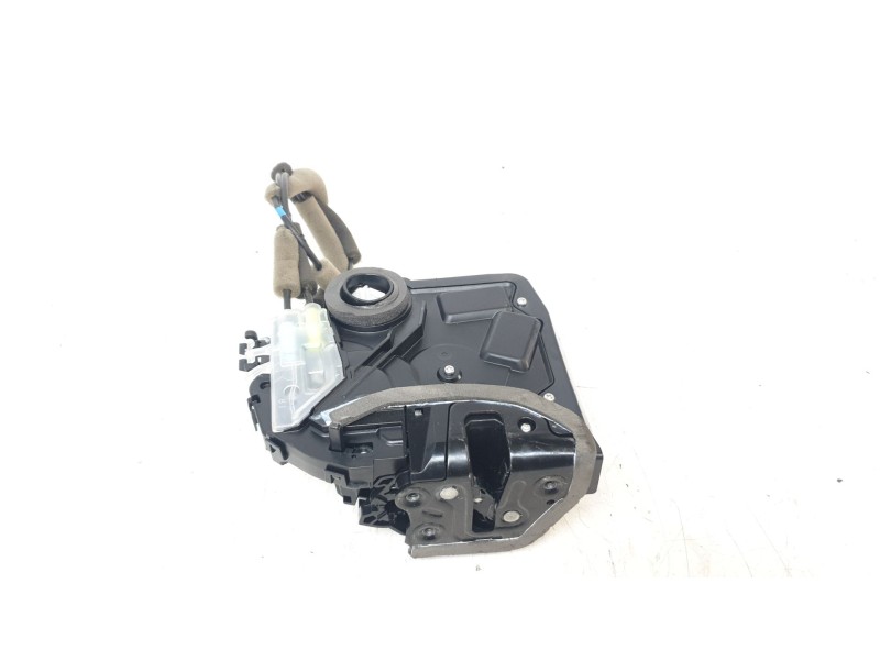 Recambio de cerradura puerta trasera derecha para lexus ux (za10) 250h referencia OEM IAM 6905076020  