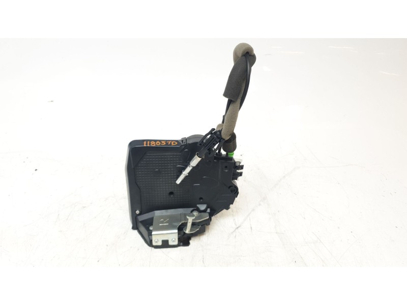 Recambio de cerradura puerta trasera derecha para lexus ux (za10) 250h referencia OEM IAM 6905076020  