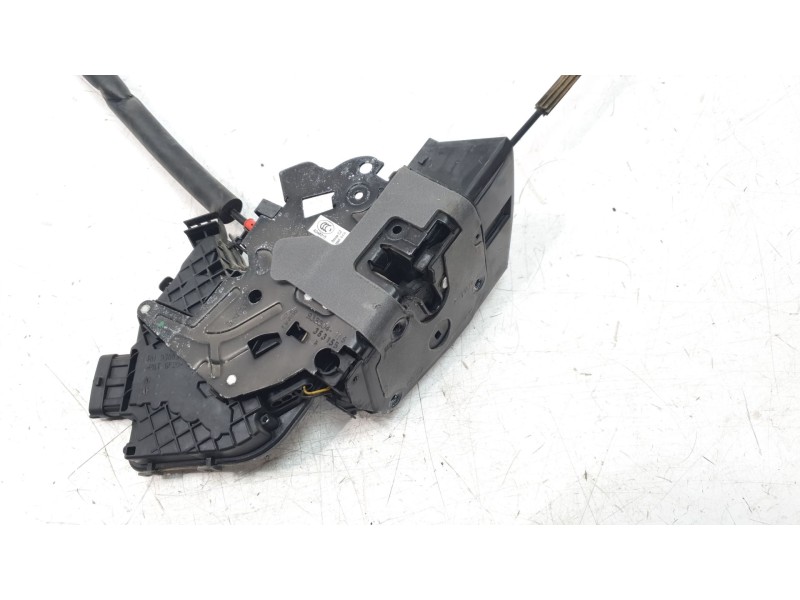 Recambio de cerradura puerta delantera derecha para land rover discovery sport (l550) 2.0 d 4x4 referencia OEM IAM FK72203A28EE 