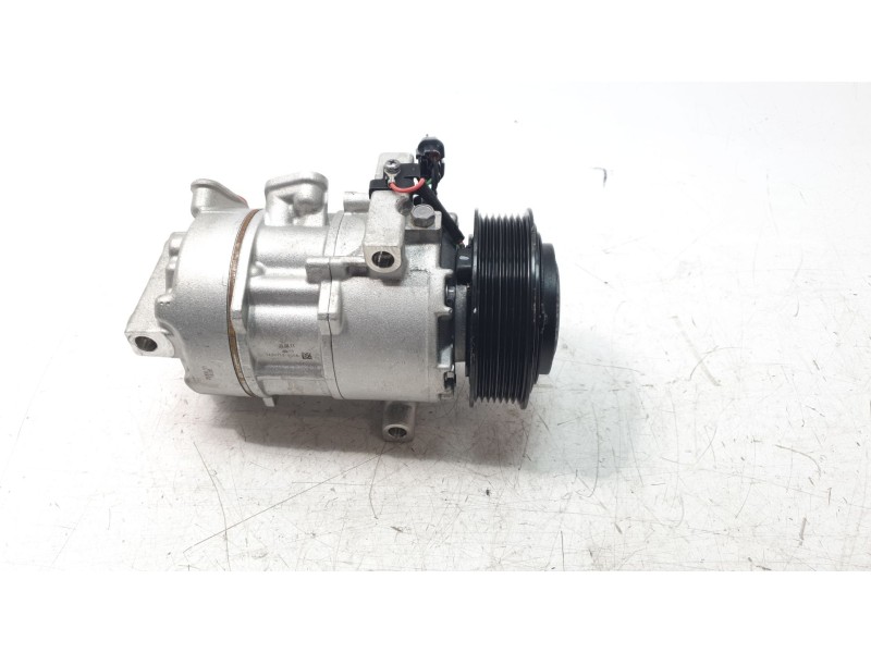 Recambio de compresor aire acondicionado para kia stonic (ybcuv) drive referencia OEM IAM 1E59E37100  