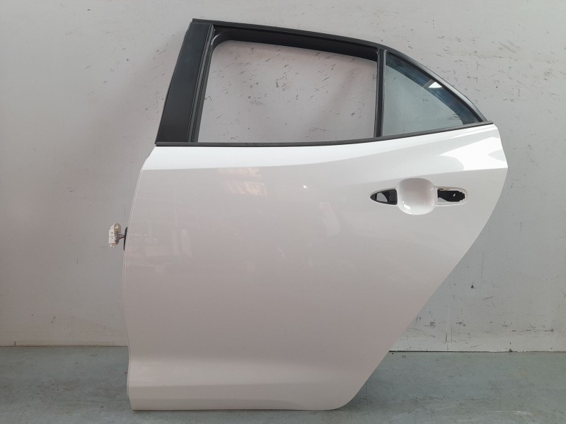 Recambio de puerta trasera izquierda para toyota corolla (e21) hybrid active referencia OEM IAM 6700402540  