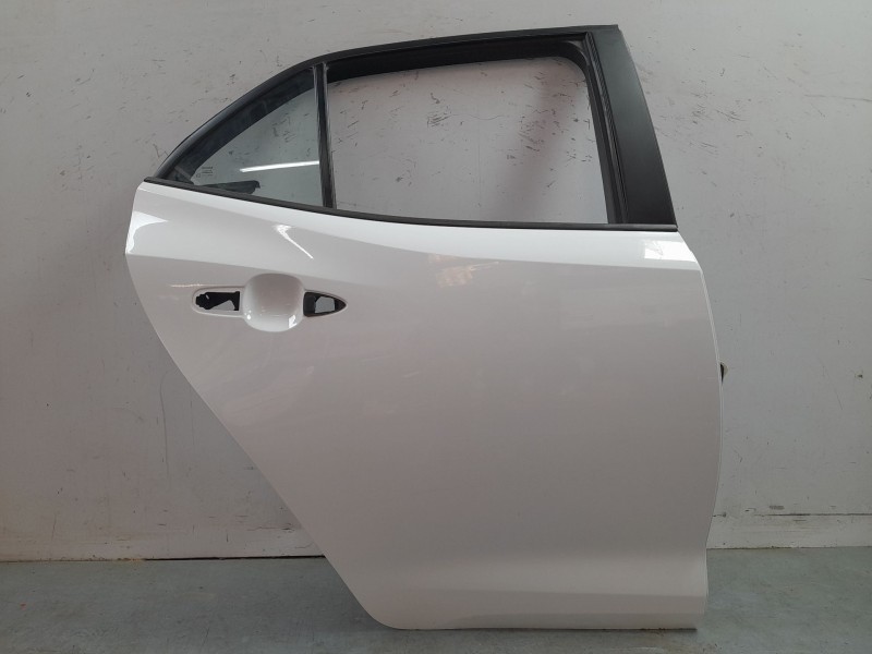 Recambio de puerta trasera derecha para toyota corolla (e21) hybrid active referencia OEM IAM 6700302540  