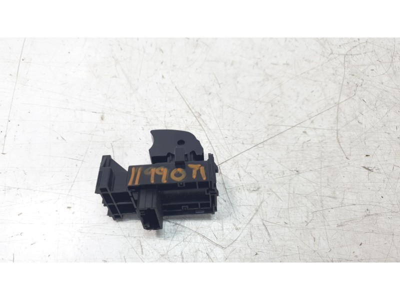 Recambio de mando elevalunas trasero izquierdo para toyota corolla (e21) hybrid active referencia OEM IAM 8481002250  