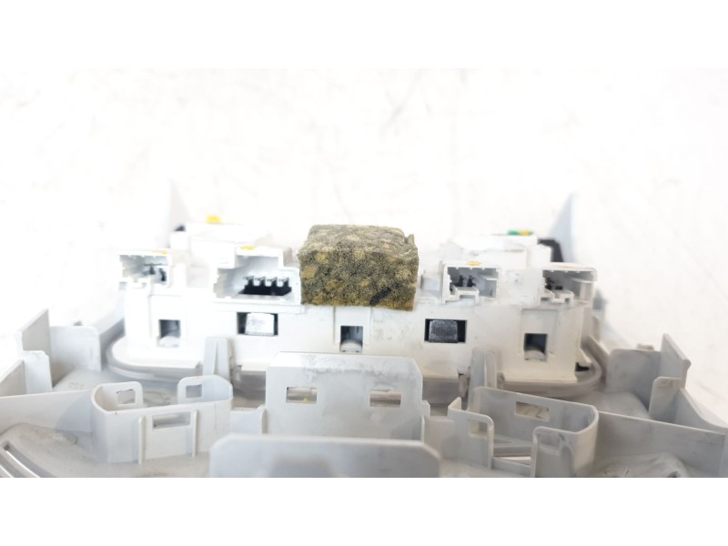 Recambio de luz interior para peugeot 3008 allure pack referencia OEM IAM 96781446  