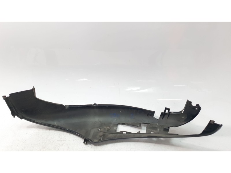 Recambio de moldura para piaggio beverly beverly 500 cruiser (m34) referencia OEM IAM CM024702  