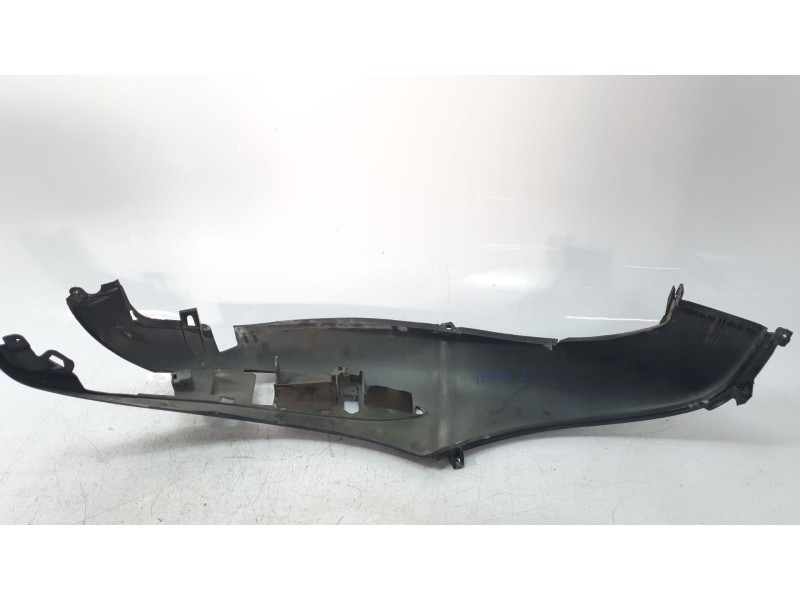 Recambio de moldura para piaggio beverly beverly 500 cruiser (m34) referencia OEM IAM CM024701  