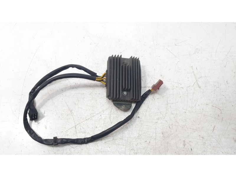 Recambio de alternador para piaggio beverly beverly 500 cruiser (m34) referencia OEM IAM SH689JB  