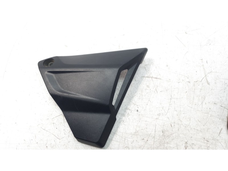 Recambio de moldura para bmw r 1250 gs r 1250 gs adventure referencia OEM IAM 46638523156  