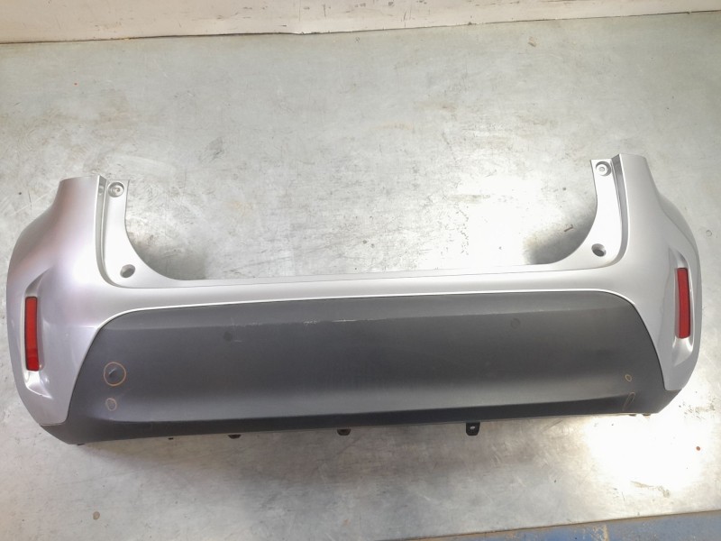 Recambio de paragolpes trasero para toyota yaris cross hybrid fwd style referencia OEM IAM 52159YP920  