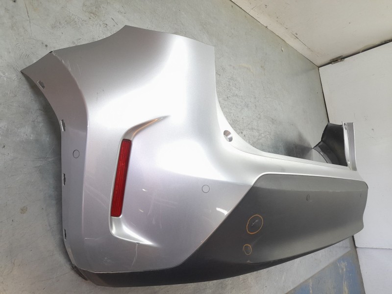 Recambio de paragolpes trasero para toyota yaris cross hybrid fwd style referencia OEM IAM 52159YP920  