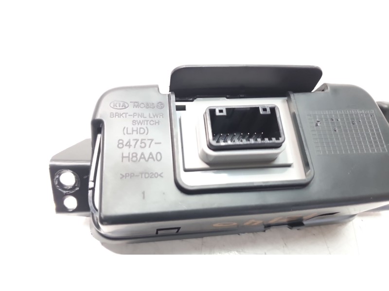 Recambio de mando multifuncion para kia stonic (yb) 1.2 cvvt referencia OEM IAM 84757H8AA0  