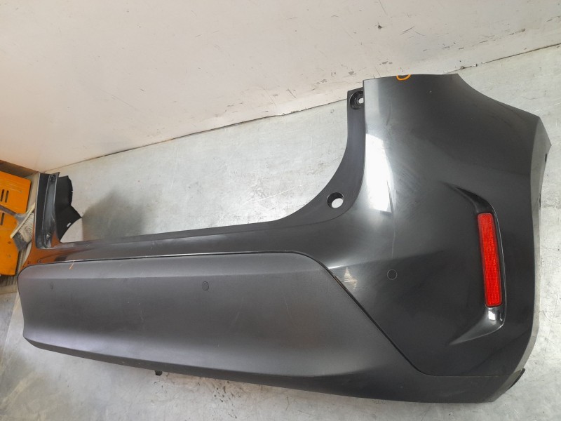 Recambio de paragolpes trasero para toyota yaris cross hybrid 2wd active tech referencia OEM IAM 52159YP920  