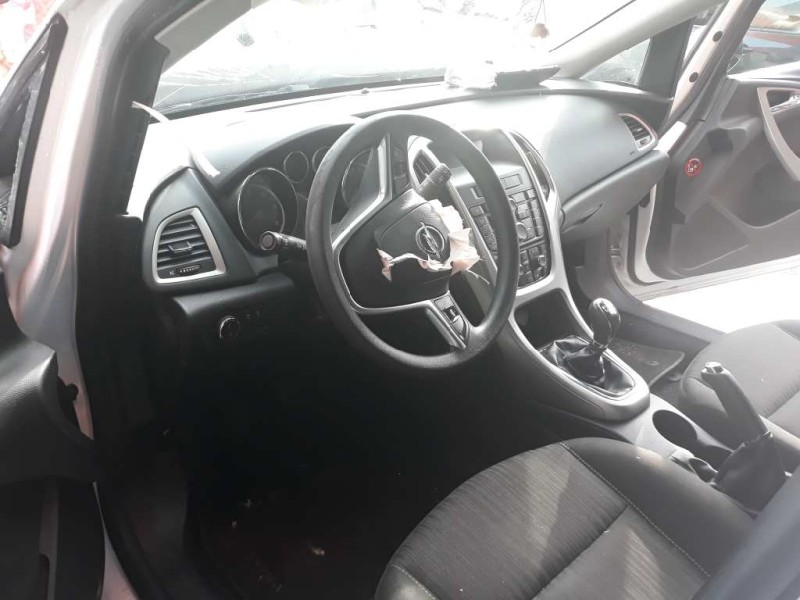 opel astra j lim. del año 2010