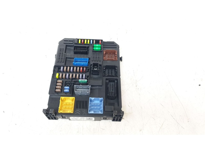 Recambio de caja reles / fusibles para peugeot 3008 allure pack referencia OEM IAM 9819851280  