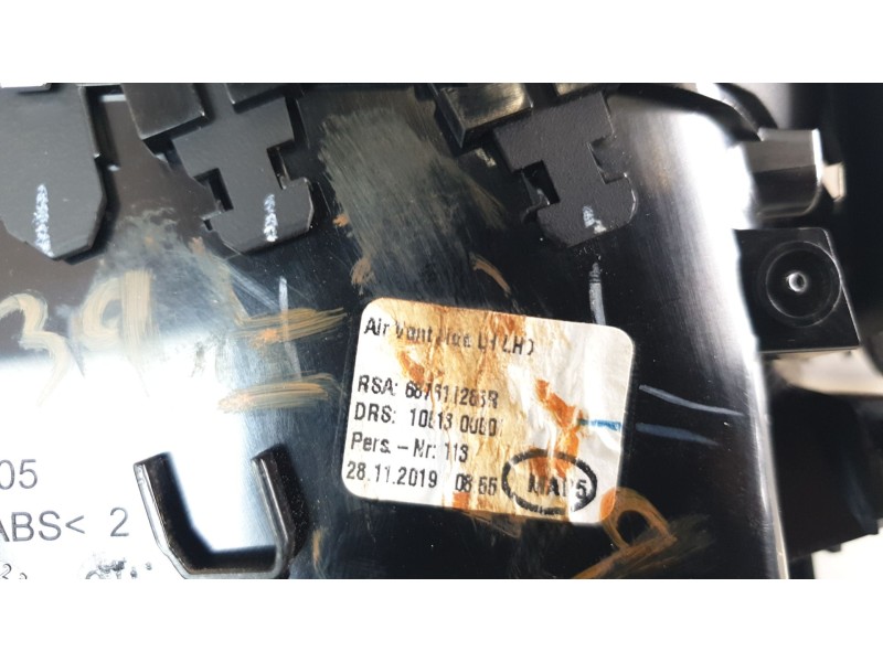 Recambio de aireador izquierdo para renault clio v business edition referencia OEM IAM 687611283R  