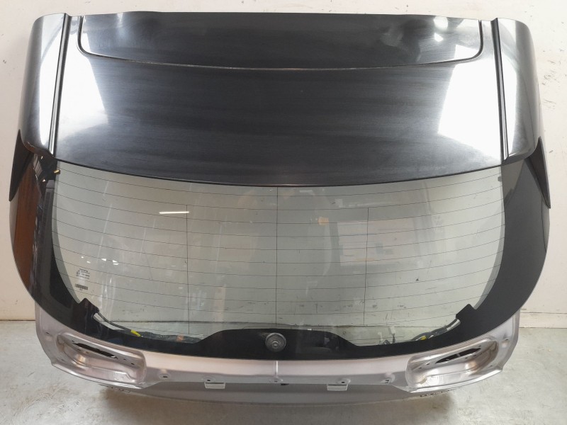 Recambio de porton trasero para toyota yaris cross hybrid fwd style referencia OEM IAM 670050D810  