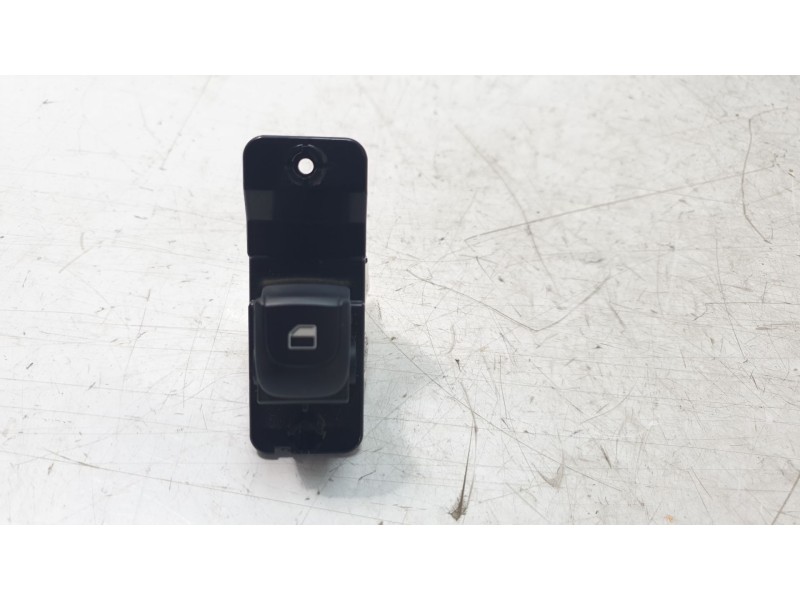 Recambio de mando elevalunas trasero derecho para kia stonic (yb) 1.2 cvvt referencia OEM IAM 93576H8000  IAF890087KH