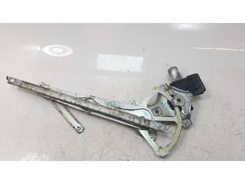 Recambio de elevalunas delantero derecho para toyota c-hr hybrid active referencia OEM IAM 69810F4010  