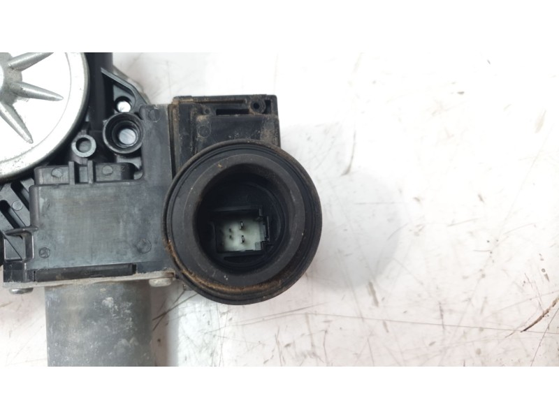 Recambio de elevalunas delantero derecho para toyota c-hr hybrid active referencia OEM IAM 69810F4010  