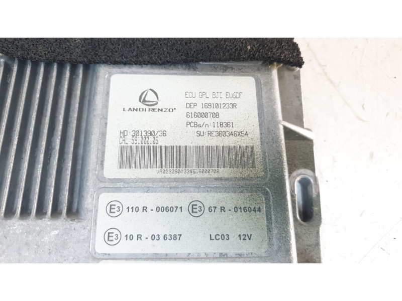 Recambio de centralita motor uce para dacia sandero iii stepway expression referencia OEM IAM 169101233R  