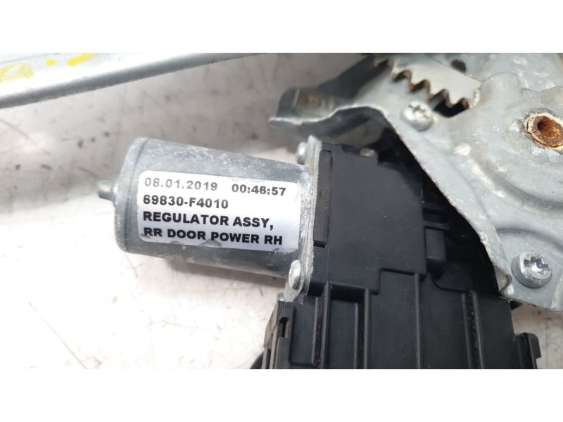 Recambio de elevalunas trasero derecho para toyota c-hr hybrid active referencia OEM IAM 69830F4010  
