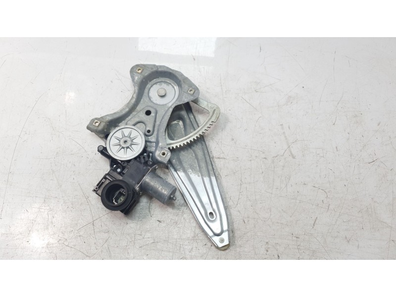 Recambio de elevalunas trasero derecho para toyota c-hr hybrid active referencia OEM IAM 69830F4010  