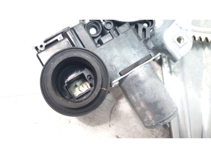 Recambio de elevalunas trasero derecho para toyota c-hr hybrid active referencia OEM IAM 69830F4010  