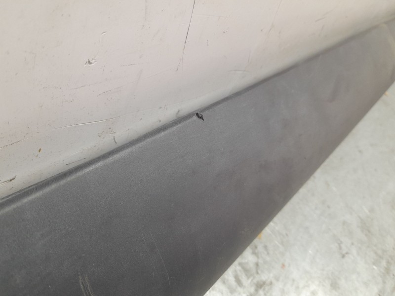 Recambio de estribos laterales para kia niro business referencia OEM IAM 87754G5000  