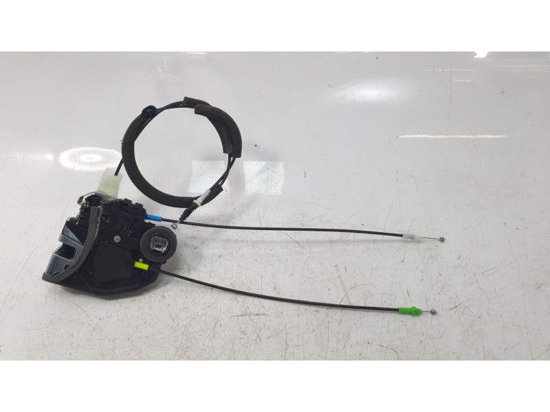 Recambio de cerradura puerta trasera derecha para toyota c-hr hybrid active referencia OEM IAM 69050F4020  