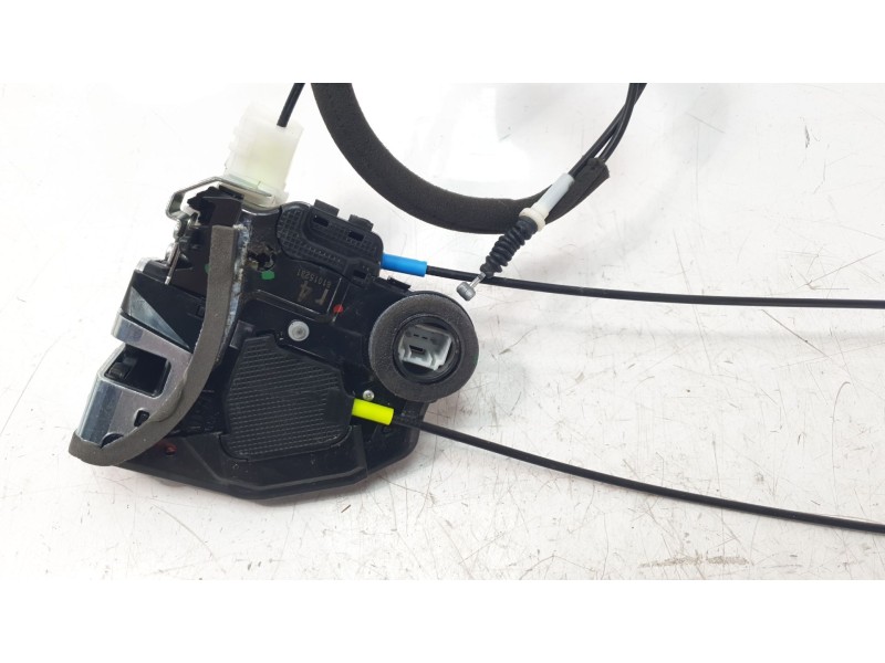 Recambio de cerradura puerta trasera derecha para toyota c-hr hybrid active referencia OEM IAM 69050F4020  
