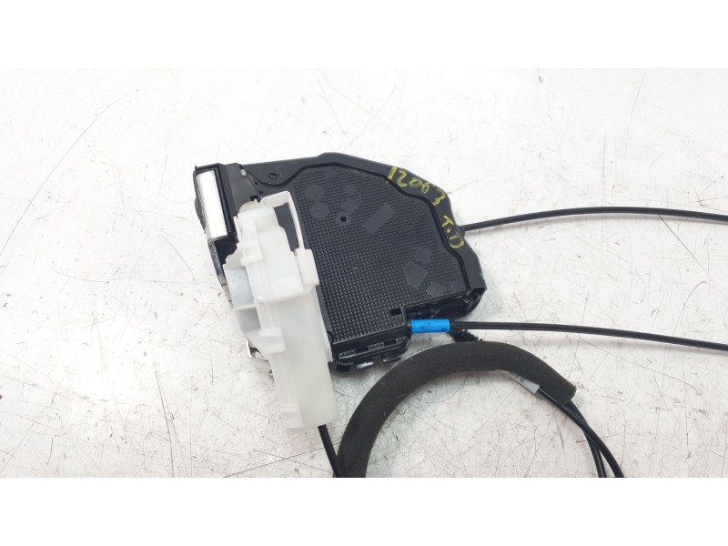 Recambio de cerradura puerta trasera derecha para toyota c-hr hybrid active referencia OEM IAM 69050F4020  