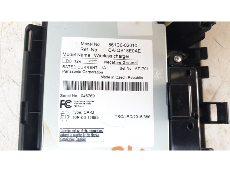 Recambio de cargador movil para toyota corolla (e21) hybrid active referencia OEM IAM 861C002010  