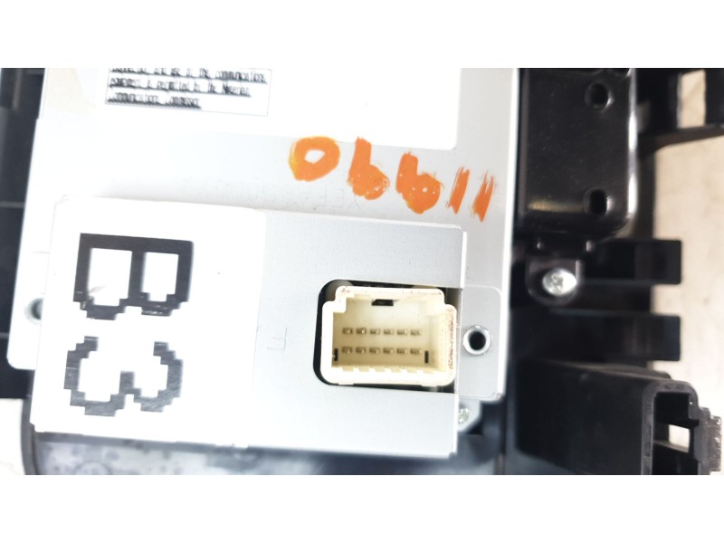 Recambio de cargador movil para toyota corolla (e21) hybrid active referencia OEM IAM 861C002010  