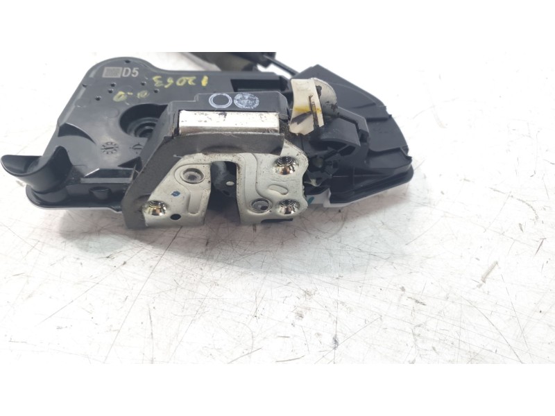 Recambio de cerradura puerta delantera derecha para toyota c-hr hybrid active referencia OEM IAM 69030F4020  