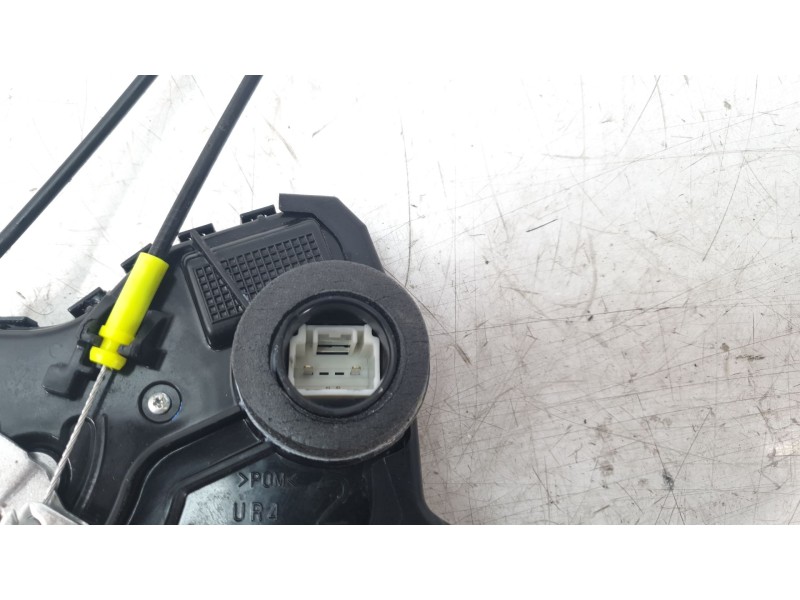 Recambio de cerradura puerta delantera derecha para toyota auris (_e18_) 1.8 hybrid (zwe186_) referencia OEM IAM 6903005131  