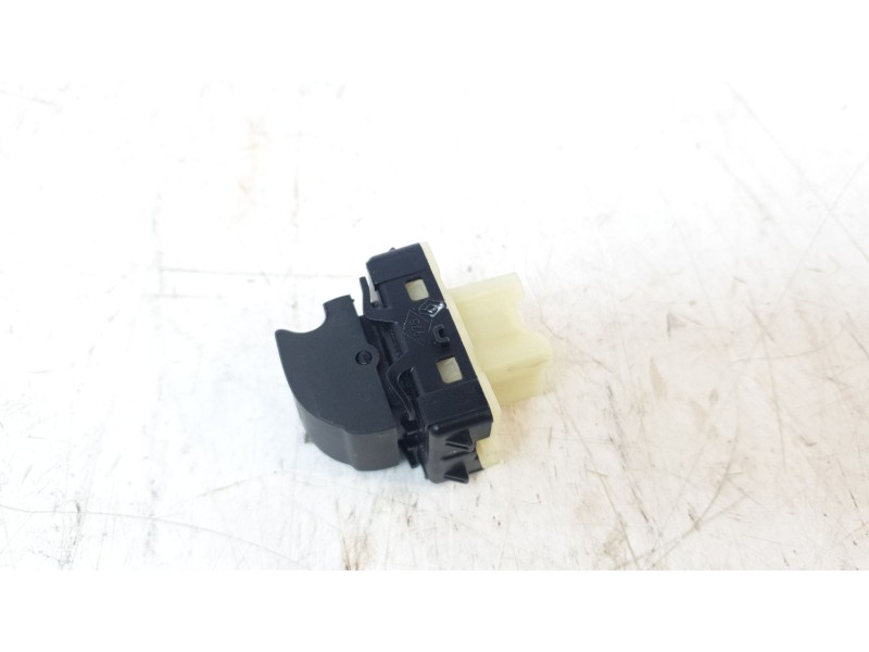 Recambio de mando elevalunas trasero izquierdo para dacia sandero iii stepway expression referencia OEM IAM 254118439R  