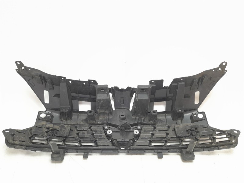Recambio de rejilla paragolpes central para toyota yaris cross hybrid fwd style referencia OEM IAM 531110DB20  